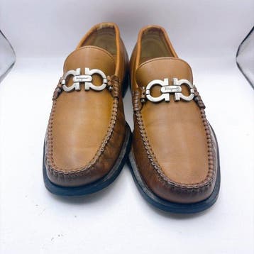 Salvatore Ferragamo - Loafers - Maat: EU 40
