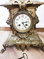 Pendule de cheminée - Mouvement de Paris - - Bronze doré -