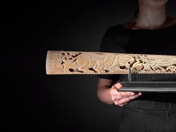GEEN VANAFPRIJS - Een grote gesneden zwaardvis-slagtand op