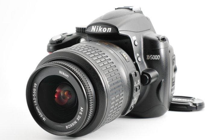 Nikon D5000  AF-S DX Nikkor 3.5-5.6/18-55mm G VR Body and, Audio, Tv en Foto, Fotocamera's Digitaal