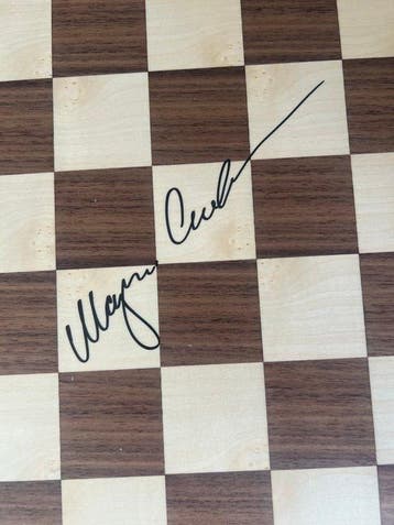 Signed Chess Board - Magnus Carlsen - 2026