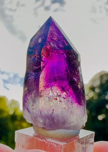 Namibische Phantom Amethyst • 30,40 ct • De Wonderen van de