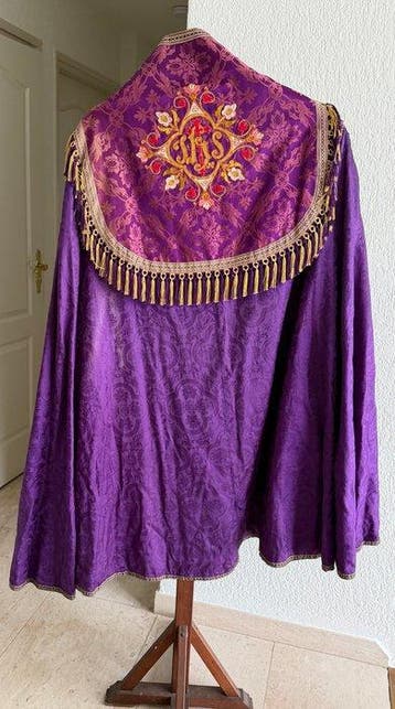 Religieuze en spirituele objecten - Stof, lint, borduursel,