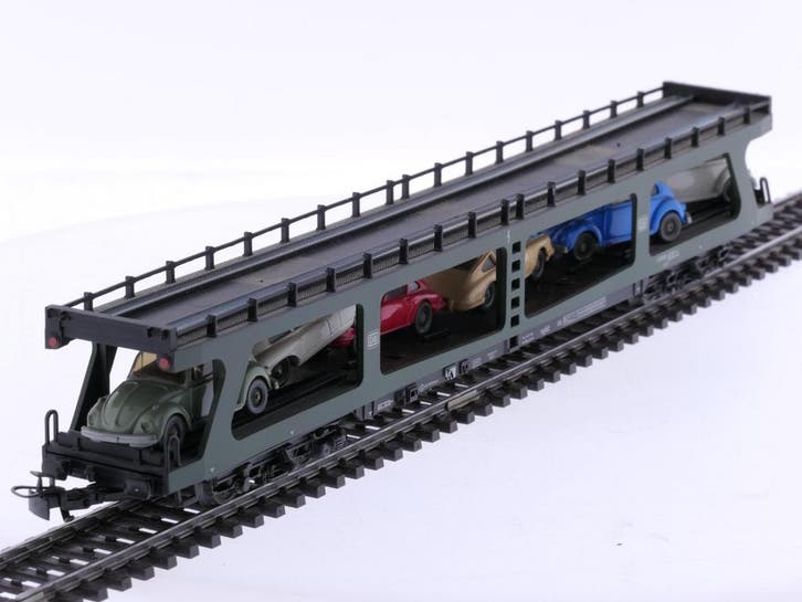 Schaal H0 Märklin 4074 autotransporter met 6 Wiking auto.., Hobby en Vrije tijd, Modeltreinen | H0, Wisselstroom, Gebruikt, Märklin