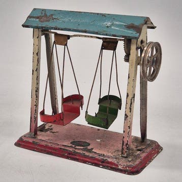 Doll & Cie - Speelgoed Antikes Blechspielzeug Schaukel –