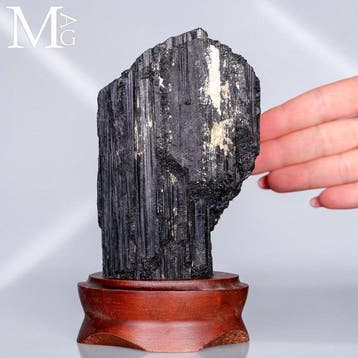 Natuurlijke zwarte toermalijn houten voet Zwarte