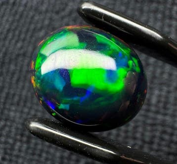 Opaal Cabochon- 1.97 g