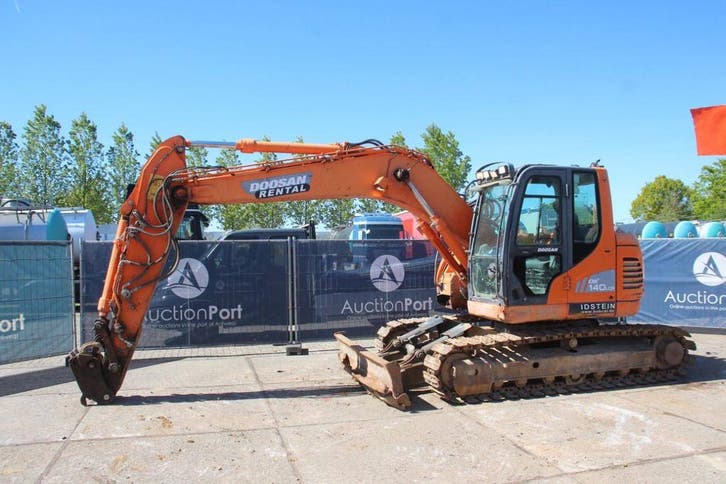 Veiling: Rupsgraafmachine Doosan DX140LCR Diesel 81kW 2013, Articles professionnels, Machines & Construction | Grues & Excavatrices