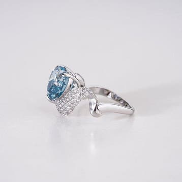 Ring - 14 karaat Witgoud - 5.42ct. tw. Blauw Diamant (Fancy, Nieuw