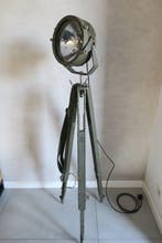 Staande lamp - Hout - Vintage * Uniek * Driepoot vloerlamp *