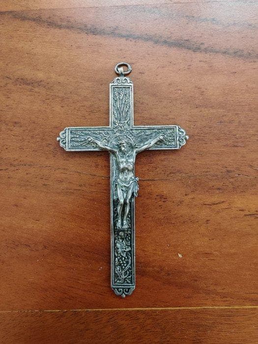 Geïnspireerd door de Art Deco stijl Crucifix - Metaal -, Antiquités & Art, Art | Art non-occidental