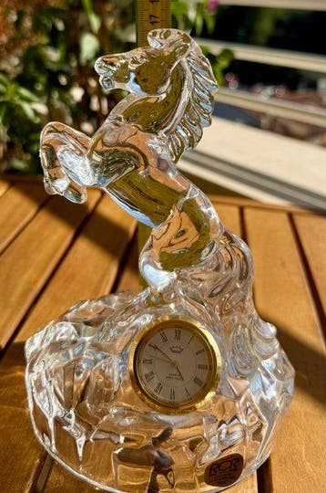 Horloge de table RCR – Royal Crystal Rock – Cheval en, Antiquités & Art
