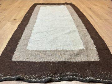 Tapis kilim berbère ancien à tissage plat au design