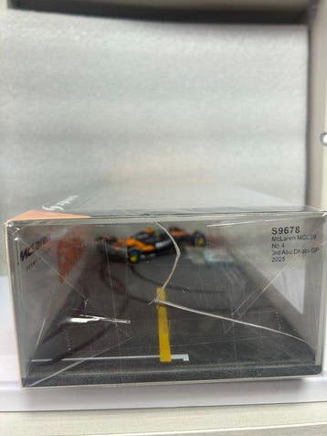 Minichamps 1:43 - Modelauto - Lando Norris McLaren 2025
