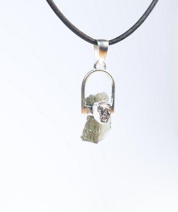 Moldaviet / Meteoriet Campo del Cielo Hanger / nieuw - 2.6 g