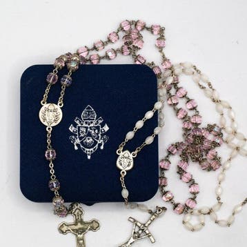 Chapelet (2) - Pape Benoît XVI - Chapelets du Pontife -