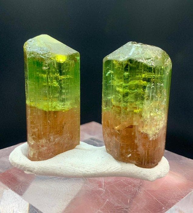 Tourmaline bicolore éblouissante Crystal Pair - Hauteur : 34, Verzamelen, Mineralen en Fossielen