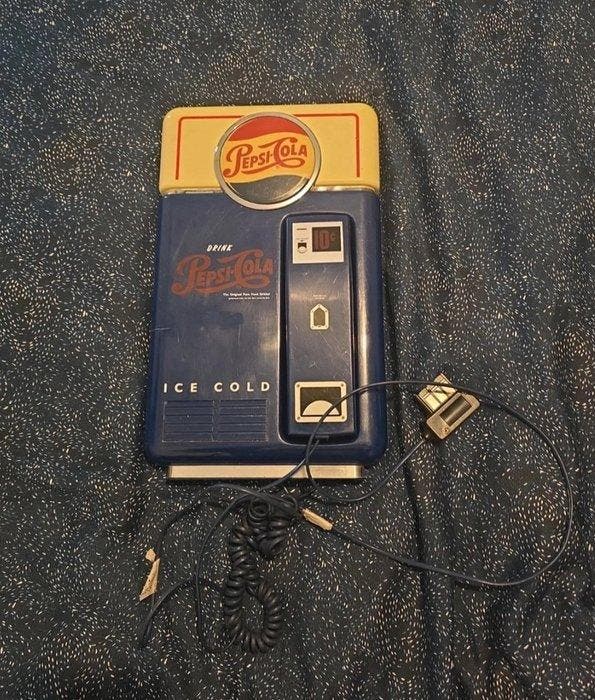 Téléphone analogique - ABS - Pepsi Cola téléphone, Antiquités & Art, Art | Objets design