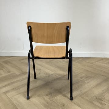 kantinestoel / stapelstoel zithoogte 46 cm, beuken - zwart, Huis en Inrichting, Stoelen, Gebruikt, Zwart, Hout, Eén
