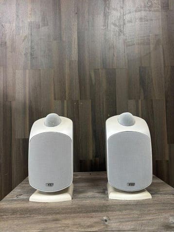 Bower & Wilkins - LM1 / 2-Way Vented-Box Compact Lifestyle