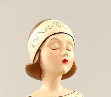 Francois Arvi - Beeldje, Bathing Lady with ball - 21 cm -