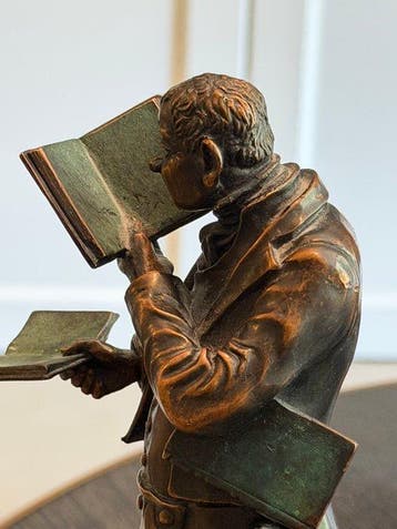 ars mundi - Sculpture, Carl Spitzweg – “Der Bücherwurm / El