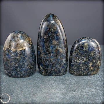 Exclusieve blauw-cordierietset uit Madagaskar – Fascinerende