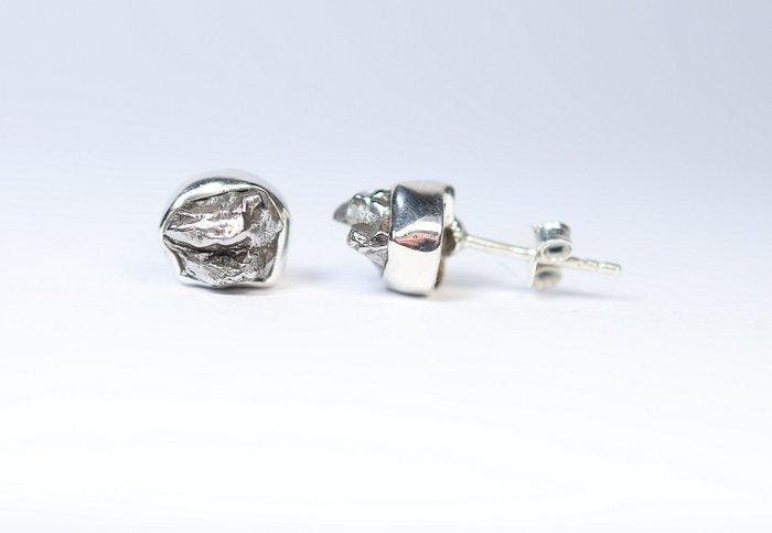 2 x oorstekers meteoriet Campo del Cielo / nieuw 925., Verzamelen, Mineralen en Fossielen