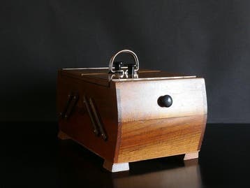 Naaidoos - Halverwege de eeuw - Hout en Bakeliet - Vintage