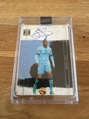 2023/24 Panini Impeccable Yaya Touré N9 Gesigneerde kaart,, Verzamelen, Nieuw