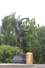 godard - sculptuur, bronzen sculptuur georgian danseres in