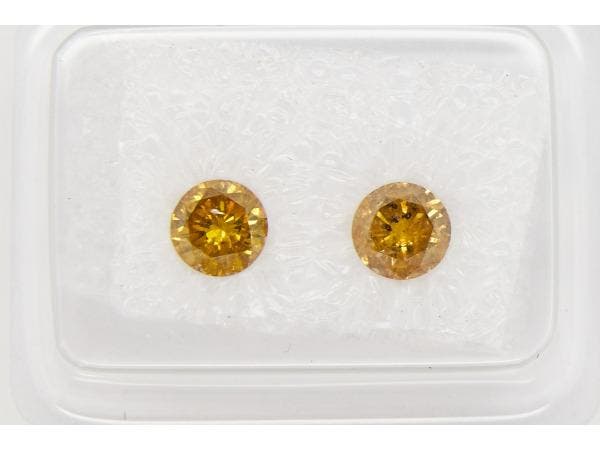 Veiling - Behandelde diamanten - Fancy geel/oranje 0,67 ct, Bijoux, Sacs & Beauté, Pierres précieuses