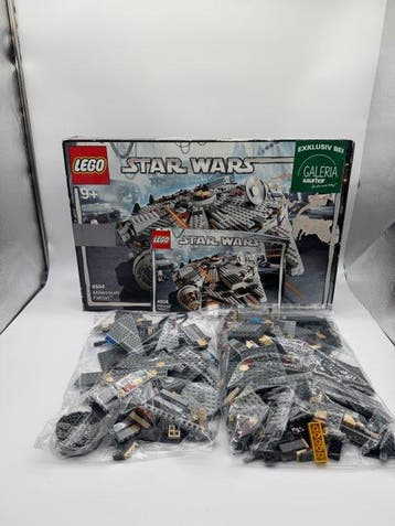 Lego Set - 4504 - Star Wars - Millennium Falcon