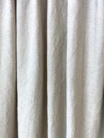 Tissu élégant et contemporain pour rideaux, à texture