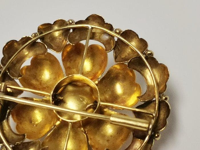 Broche - 18 karaat Geel goud Diamant (Natuurlijk) - Antiek, Handtassen en Accessoires, Antieke sieraden