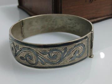 Bracelet manchette en argent niellé fait à la main - XXe