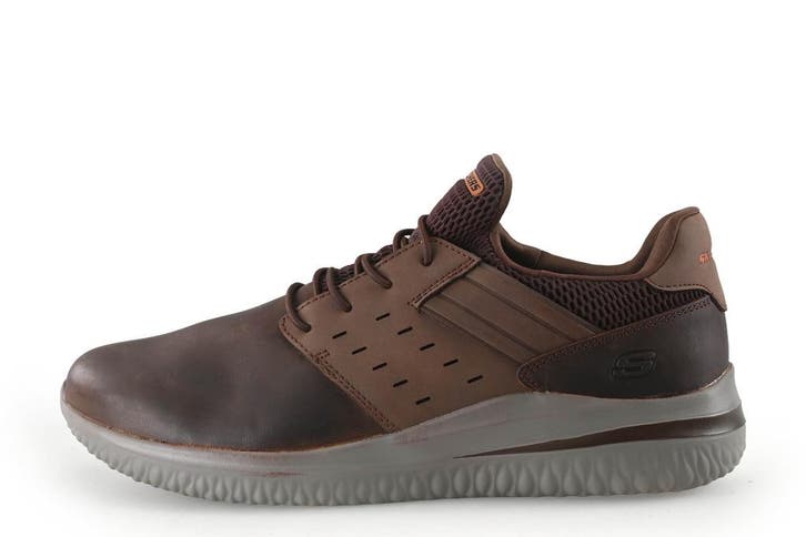 Skechers Sneakers in maat 42 Bruin, Kleding | Heren, Schoenen, Bruin, Zo goed als nieuw, Sneakers, Verzenden