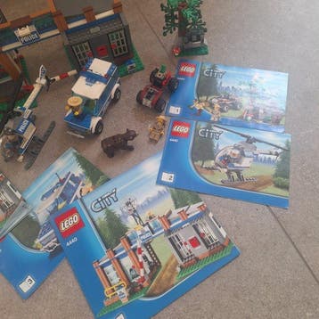Lego Set - 4440 - Ville - Forest Police Station, Kinderen en Baby's, Speelgoed | Duplo en Lego, Nieuw