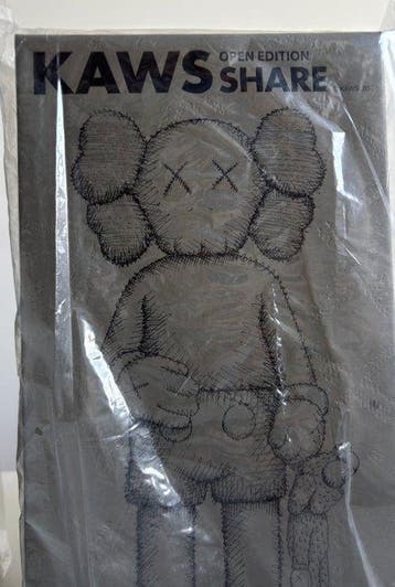 Kaws (1974) - Kaws share brown companion medicom toy, Antiek en Kunst