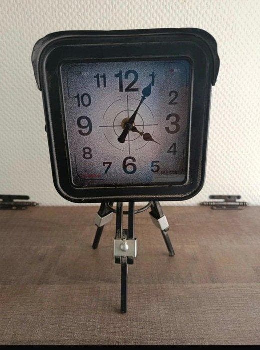 Horloge - Métal - 1980-1990, Antiquités & Art, Curiosités & Brocante