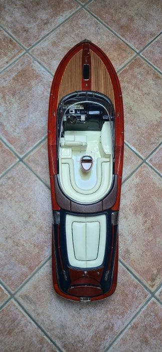 Maritieme objecten - kyade - Hout- Riva acquariva 1:10 kyade