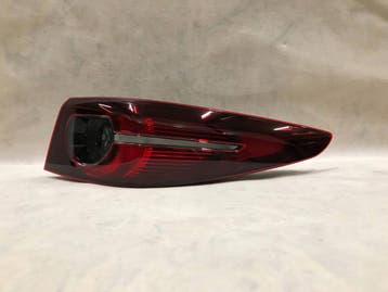 Mazda 3 BP 19- Sedan rechter achterlicht LED Europa BCJH5115, Verzenden