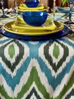 Ottomaanse tafelkleed, met ikat-patroon voor brede tafels. -