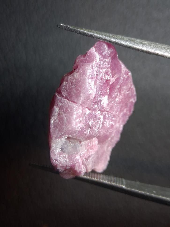 Natural Rough Ruby - 13.680 ct - natural ruby - heated, Bijoux, Sacs & Beauté, Accessoires Autre, Envoi