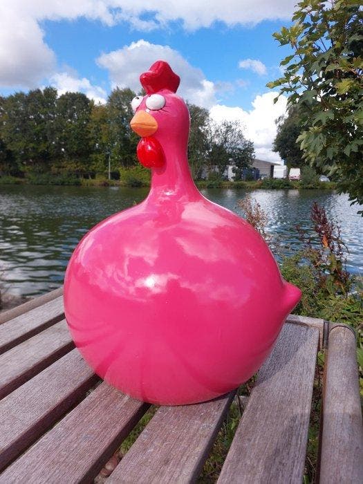 Beeld, funny fuchsia balloon chicken - 40 cm - polyresin, Antiek en Kunst, Curiosa en Brocante