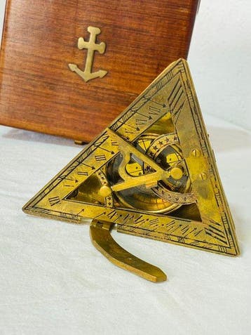 Kompas - Messing - Cadran solaire triangulaire , ancienne de