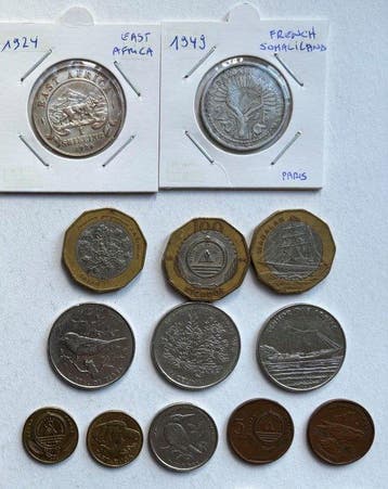 Afrique. 1911-1997, 76 lots (Sans prix de réserve), Postzegels en Munten