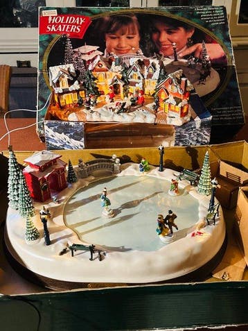 Kerstdecoratie Mr Christmas (2) - Holliday Skaters - Plastic, Nieuw