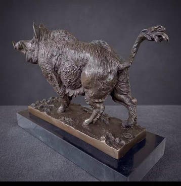 Beeld, Exclusief bronzen sculptuur van een wildzwijn 32 cm /