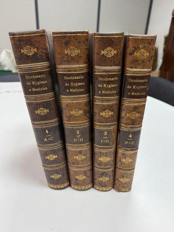 Vários autores (Glattier-Boissière, Dubost, Labarthe,
